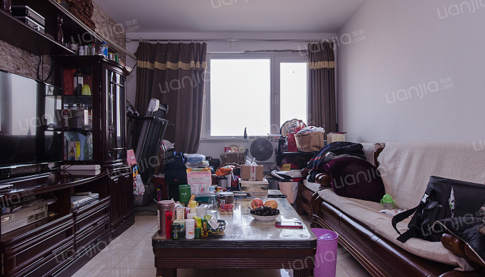 满五年，高楼层南北通透两居，装修好，观景高尔夫